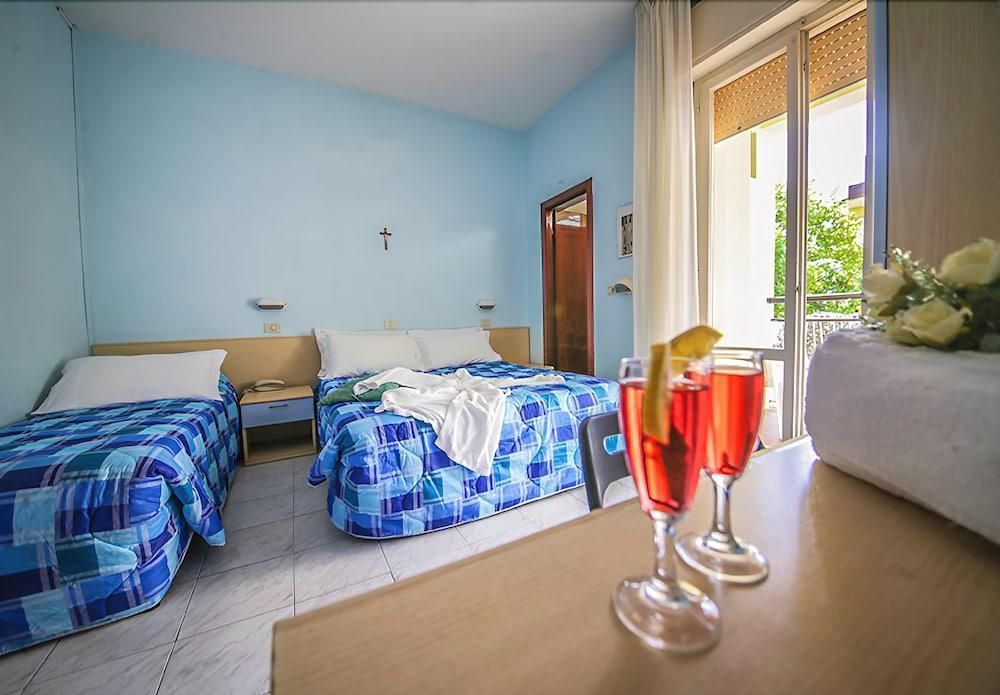Hotel Santa Martina 빌라마리나 외부 사진