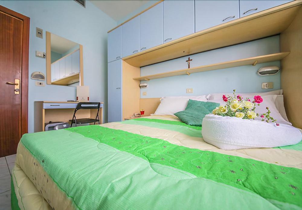 Hotel Santa Martina 빌라마리나 외부 사진