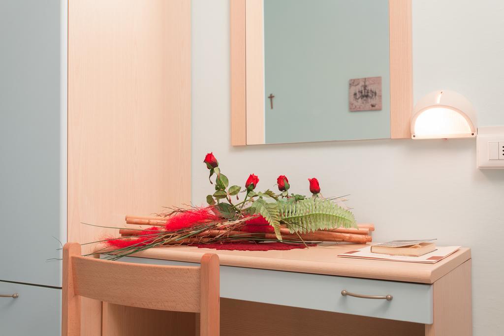 Hotel Santa Martina 빌라마리나 객실 사진