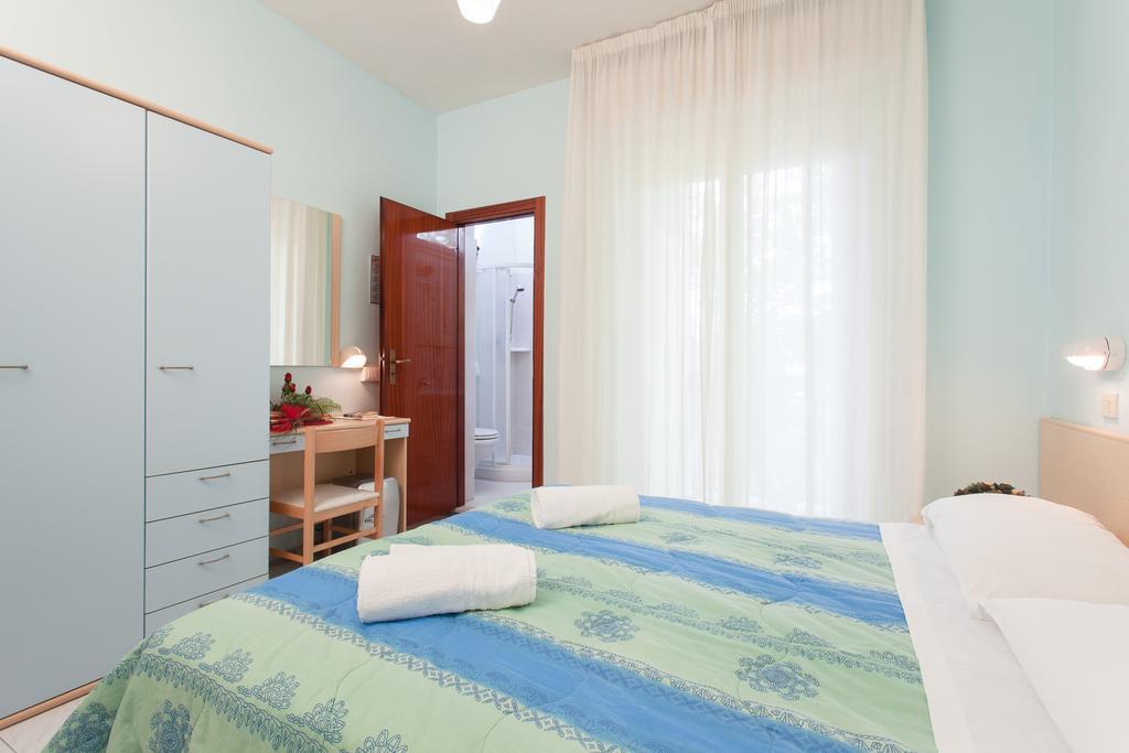 Hotel Santa Martina 빌라마리나 객실 사진