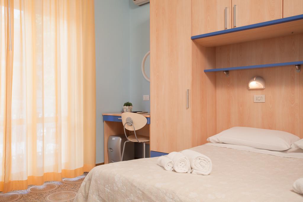 Hotel Santa Martina 빌라마리나 객실 사진