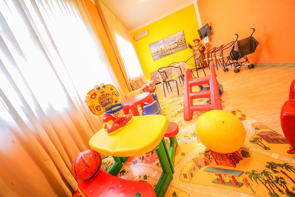 Hotel Santa Martina 빌라마리나 외부 사진