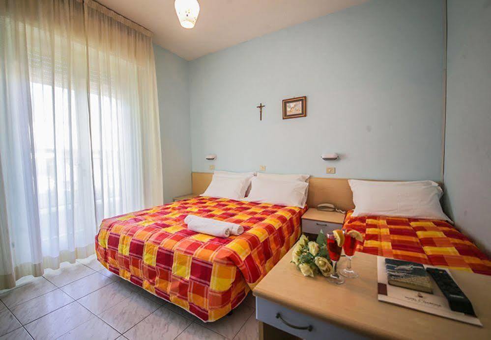 Hotel Santa Martina 빌라마리나 외부 사진