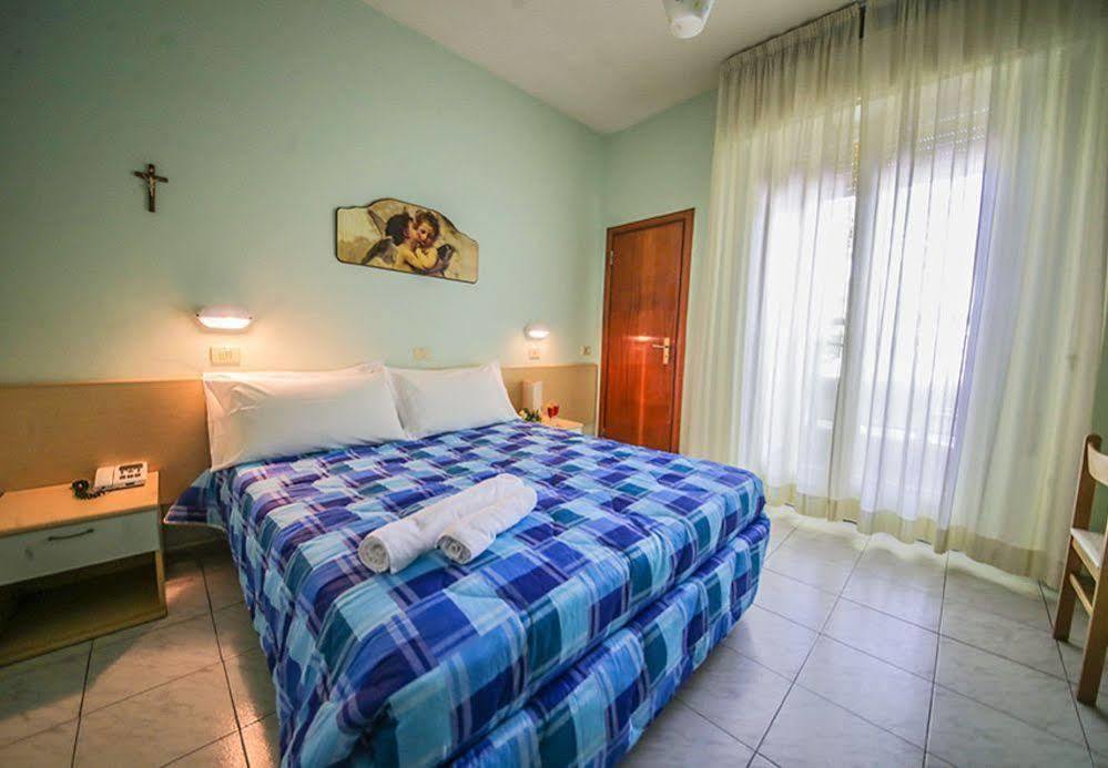 Hotel Santa Martina 빌라마리나 외부 사진